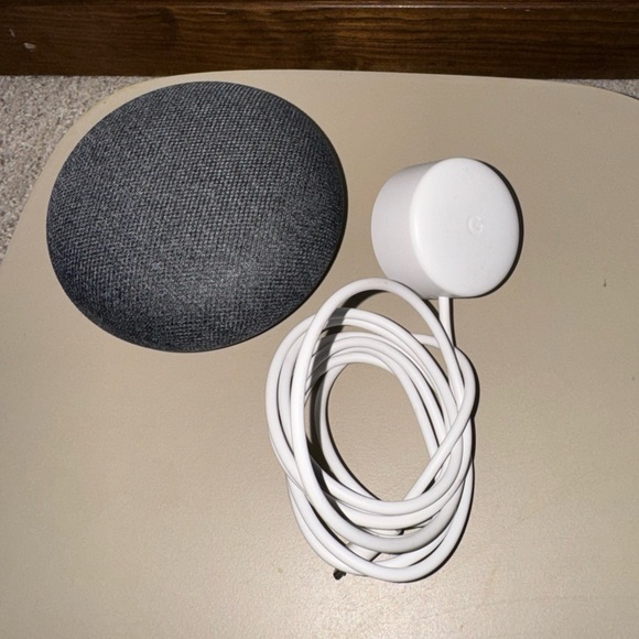 Google Home Mini - Picture 4 of 4